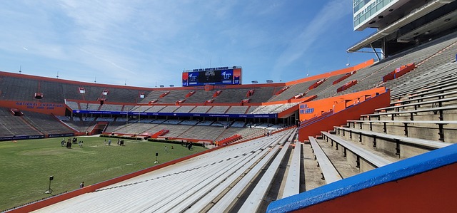 现场直击F1中国站，冲刺排位赛汉密尔顿夺杆位.